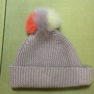 100%cashmere beanie with fox tassel